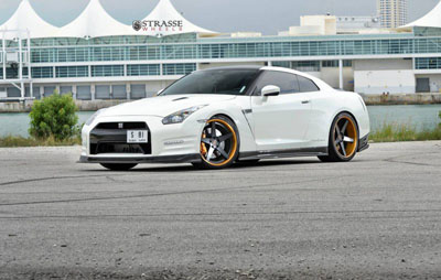 Nissan GT-R   Alpha Performance  Strasse Wheels